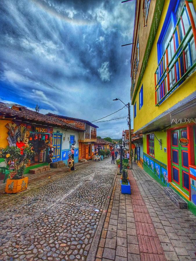 Apartamento Centro Guatape, Parque Y Embalse Eksteriør billede